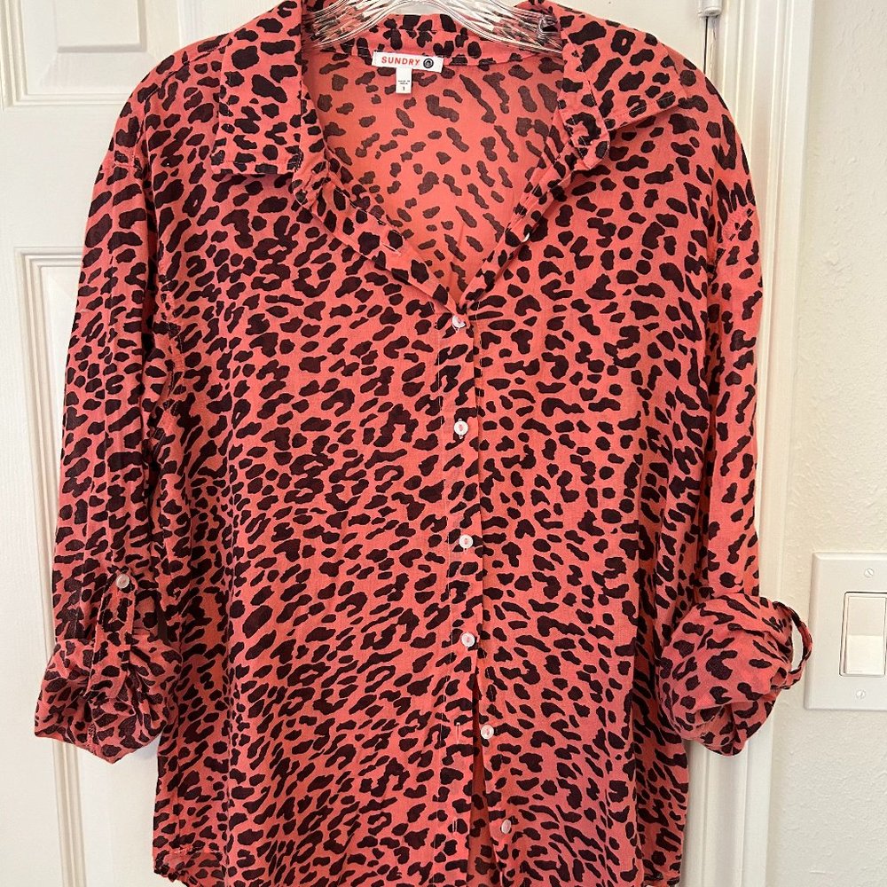 Sundry Guava Leopard Button-Down Blouse Top Size 1 / Small